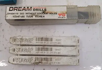 ASSORTED CARBIDE TOOLING, INSERTS, AND DRILL BITS KIT (VARIOUS MANUFACTURERS)