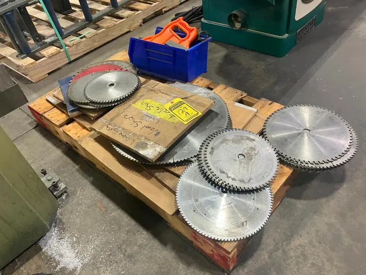 Used _UNKNOWN_ _UNKNOWN_ Saw Blades Minnesota US | Myron Bowling Auctioneers Inc #1541711