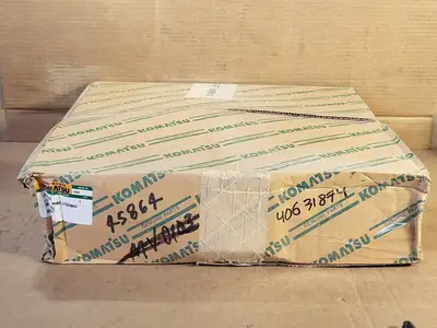 NEW KOMATSU PC0683
