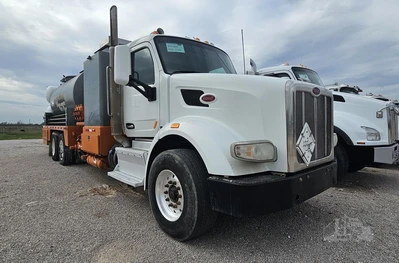Used 2015 PETERBILT 567 Tractors & Trailers Texas US | Roll Off Truck World #1486373