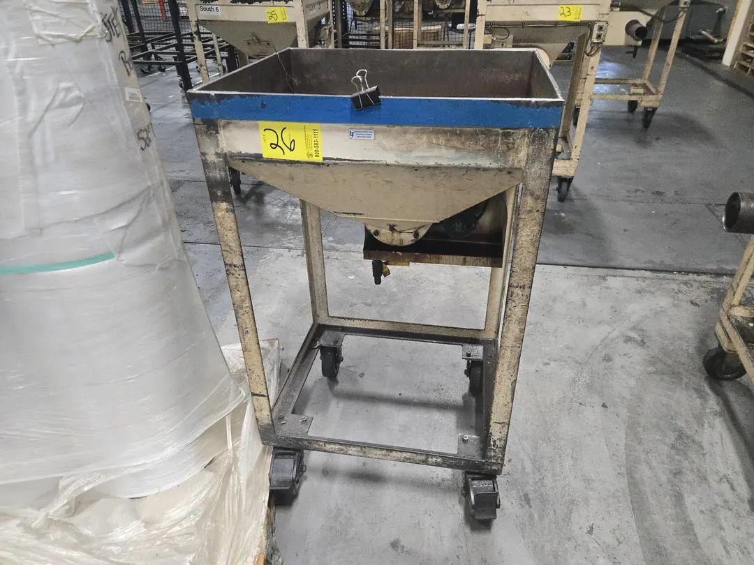 (1) Auger Hopper