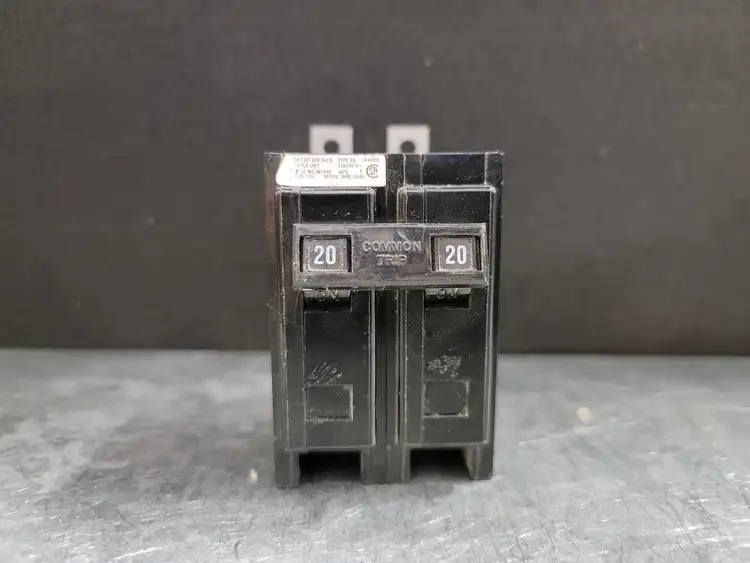 Used CUTLER-HAMMER BA220 Switchgears British Columbia CA | Lenmark #243896