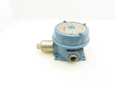 United Electric Controls J120-156-9778 Pressure Switch Model 156 480VAC 15A 100PSI 3/4"NPT