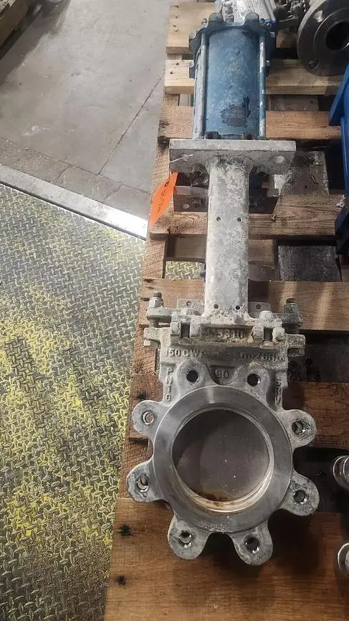 DeZURIK PNUEMATIC Gate Valve Size 4 316 Stainless Stock PF209
