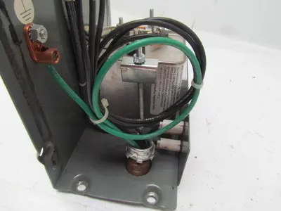 Myron Zucker Calmount Capacitor KNM43003-3 3KVAR 480 volt 3PH 60HZ Nema 12