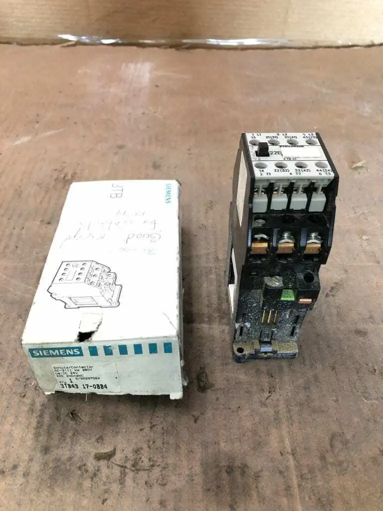 SIEMENS 3TB43 17-OB NEMA Size 1 Contactor 600V 30A AC1 -NIB