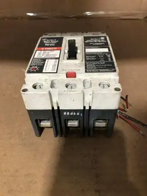 Eaton Westinghouse HMCP015E0C 15 AMP Circuit Breaker molded case