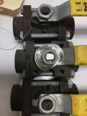APOLLO 83-141-01 1/4” Carbon Steel Ball Valves (Lot of 4)