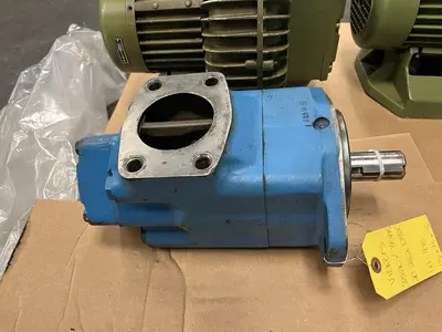 Used VICKERS 3520V-35A5-1A6-20-282-D880 Pumps | Surplus Asset Holdings #1206194
