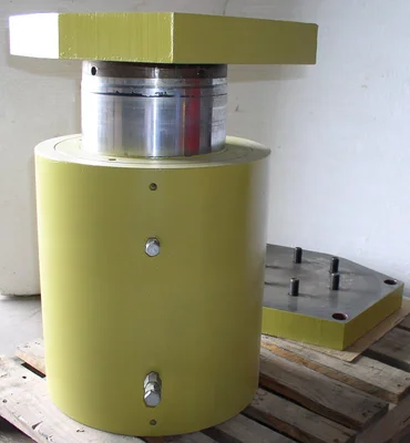 565 Ton Atlas / Parker Hydraulic Cylinder; 5" stroke; 12" bore, 9" rod; 10,000 psi