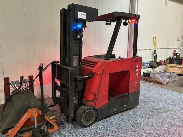 Used 2015 RAYMOND 425C50QM 3-Wheel Stand up Electric Counterbalance Forklifts Illinois US | Somerset Equipment Sales #1546258