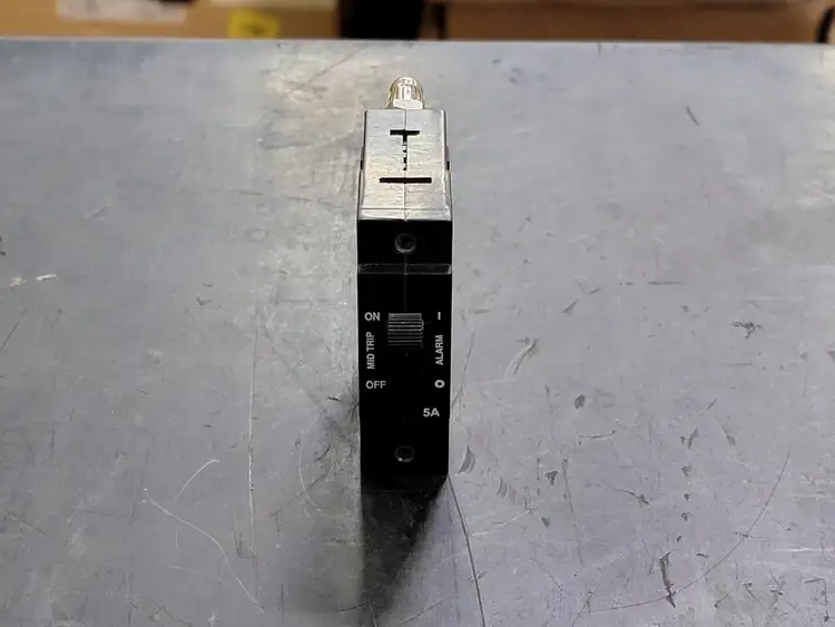 Used CBI ELECTRIC D2ALX20039 Switchgears British Columbia CA | Lenmark #241495
