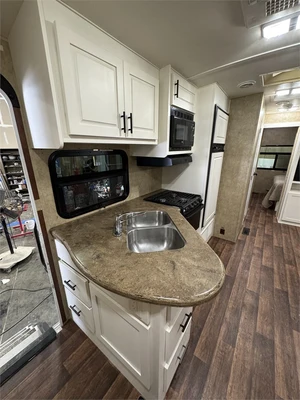 Used DUTCHMAN KOMFORT 3030QB Campers, Caravans, Motorhomes Oregon US | MachineryMax #1341169