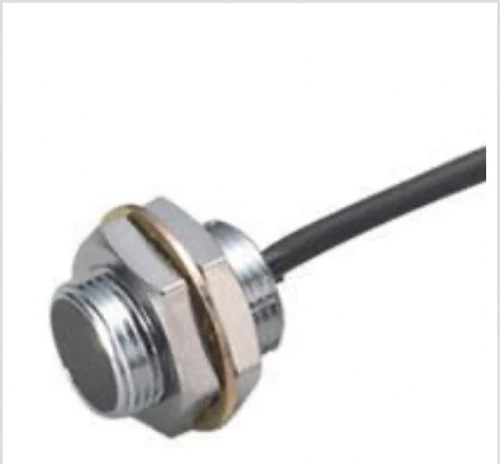 Keyence EM-014P Inductive Proximity Sensors, Main Unit, Shielded Type, M14, PNP [New]