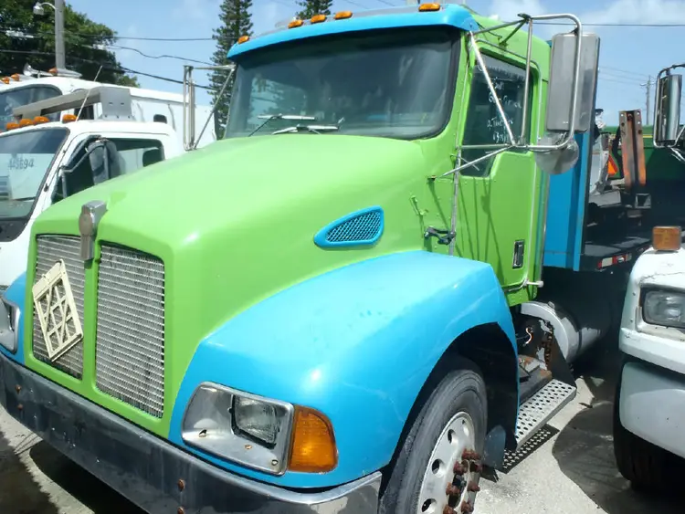 Used KENWORTH 300 UTILITY TRUCK Service & Utility Trucks Florida US | USA Transequipment #1542521