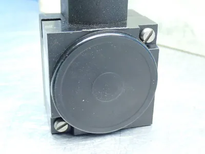 New | in-Stock TELEMECANIQUE XSBA25513R3 Proximity Sensors Ohio US | HGR 24 #914423
