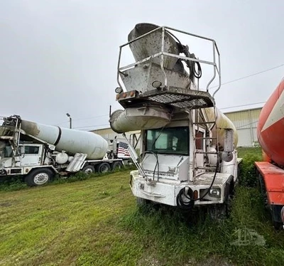 Used 2019 INDIANA PHOENIX CONCRETE MIXER Concrete Mixer Trucks Florida US | Big D Heavy Equipment #1556970