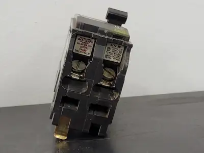 USED SQUARE D QOB215