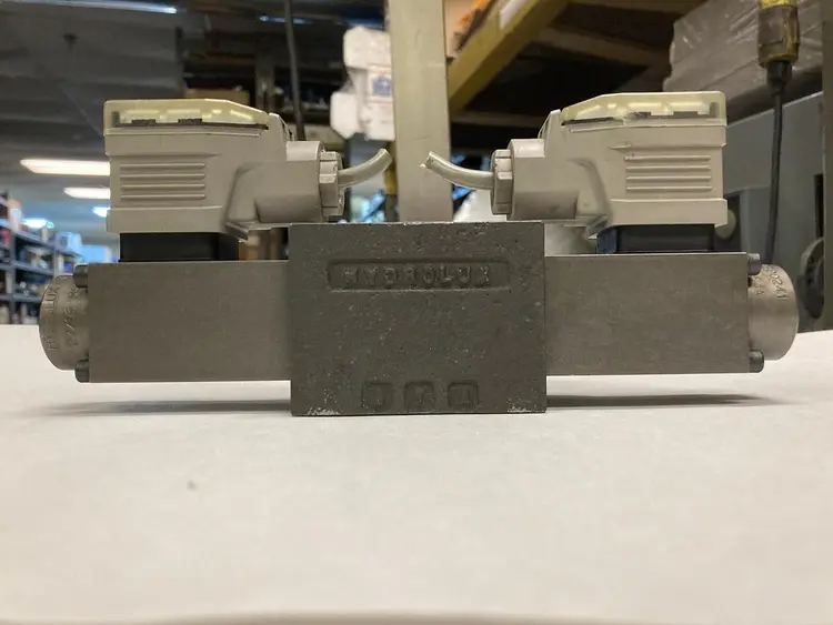 Used HUSKY WE43P06C08NC0BN Pump & Valve Parts Ohio US | Surplus Asset Holdings #1241800