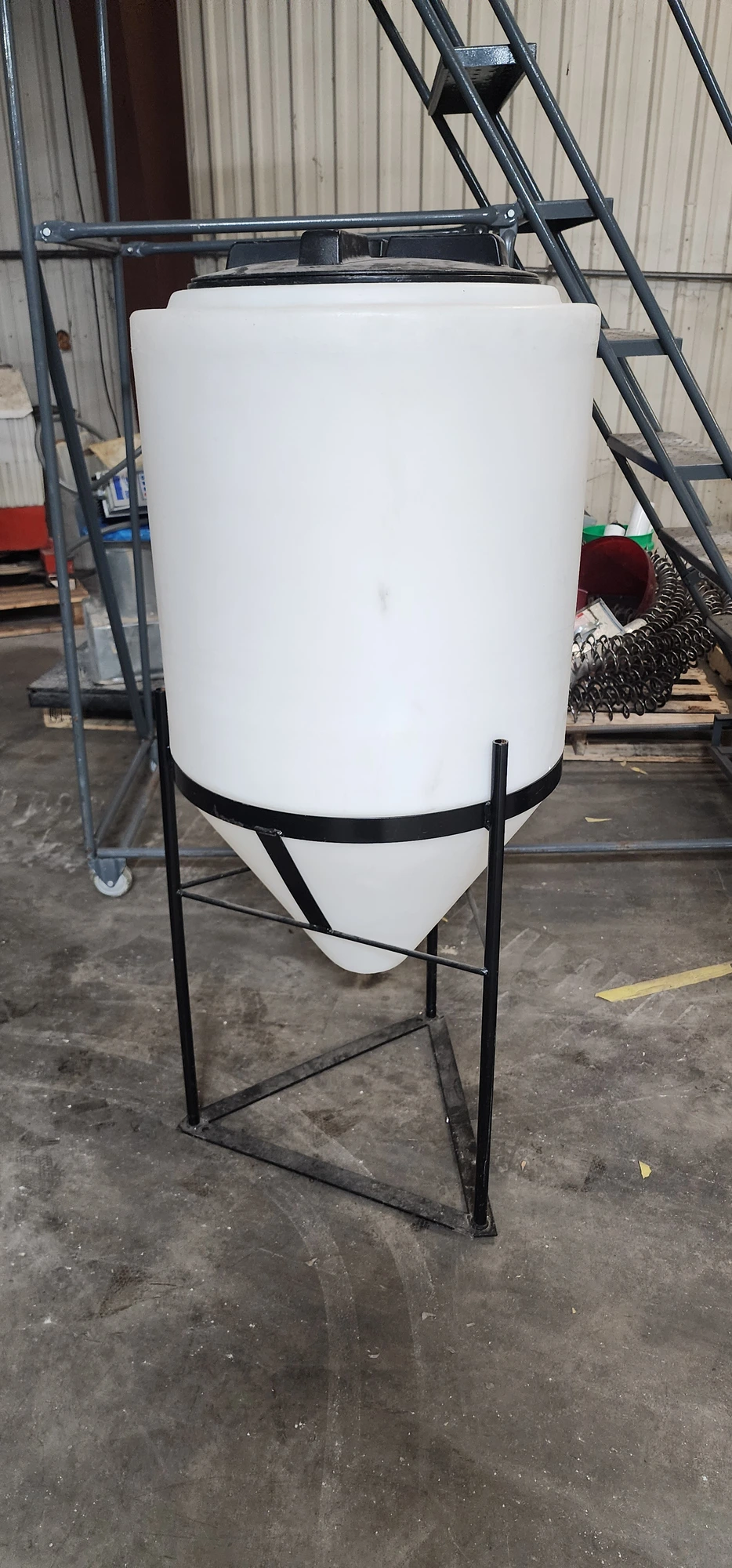 Conical Fermenter Polyethylene Tank - 200 Gallon Capacity