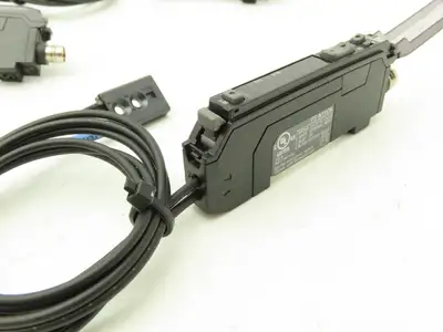 Keyence FS-N11CN Fiber Optic Sensor 24V Various Cable Lengths Included Lot of 5
