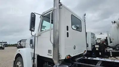 Used 2012 FREIGHTLINER CORONADO 122 SD Cab Chassis trucks Texas US | Roll Off Truck World #1491756