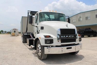 New | in-Stock 2027 MACK MD7 Rolloff Trucks Texas US | Roll Off Truck World #1491891