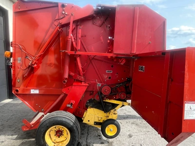NEW HOLLAND 688 Roll Baler | County Equipment Company LLC (14)