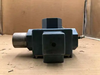 MAC 54952052 2 position, 3 way, 3 ported Solenoid Valve VAC to 150PSI