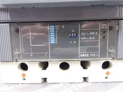 ABB SACES5 2 Pole Industrial Circuit Breaker 400 Amps 600VAC S5H Used