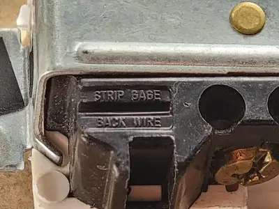 Controlled 15A 125V Duplex Receptacle