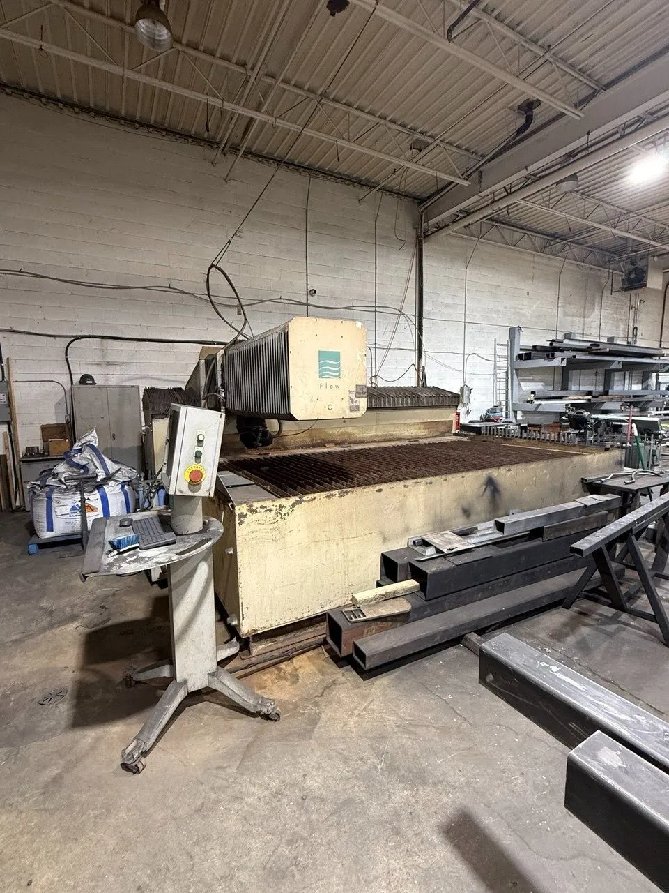 Used 2004 FLOW 712127-1 Waterjet Cutters Ontario CA | ListingHippo #1502595