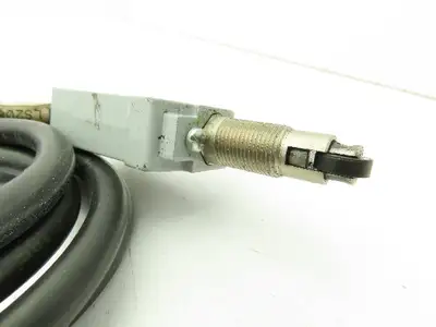 Automation Direct AEM2G23X11-3 Oiltight Limit Switch Roller NO/NC 400V Lot of 4