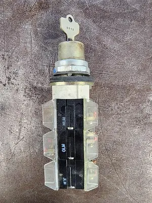 USED ALLEN-BRADLEY 800T-NX224