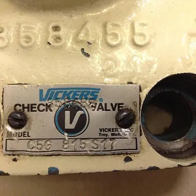 USED VICKERS C5G815S17