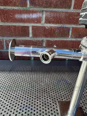 USED ITT PURE FLO ADVANTAGE 6 -WAY DIAPHRAGM VALVE W/ 1" TO 3/4" SANITARY FITTING
