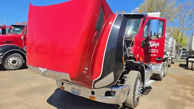 USED 2015 PETERBILT 579