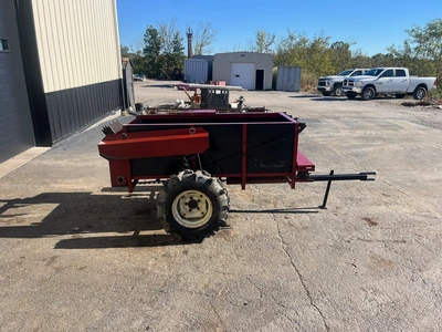 Roda 25 Bushel Manure Spreader | County Equipment Company LLC (8)