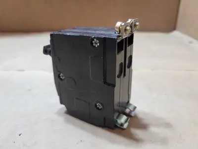 Used SQUARE D QOB250 Switchgears British Columbia CA | Lenmark #1438466
