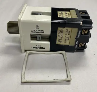 New | in-Stock MICRO SWITCH 910AEA031 Miscellaneous Equipment (Electrical & Power) | Surplus Asset Holdings #1188513