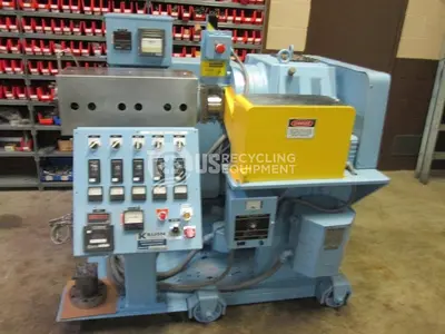 USED KILLON DAVIS 2-1/2" HOT MELT RUBBER EXTRUDER