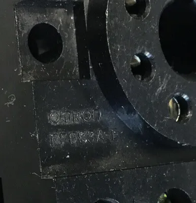 Omron PF083A-E Relay Socket 8Pin 10A 250V 4C