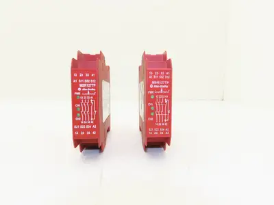 Allen Bradley 440R-N23132 MSR127TP Guardmaster Safety Relay 24V  Lot of 2