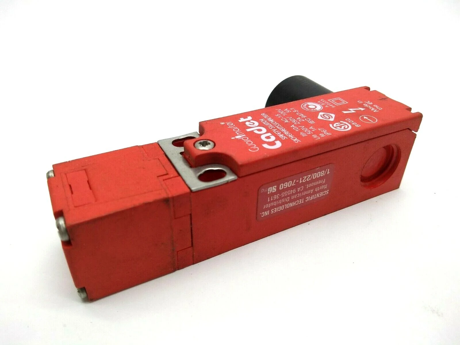 USED STI GUARDMASTER CADET SAFETY SWITCH M16 1 N/C, 1 N/O