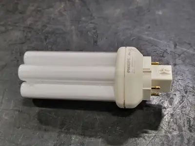 NEW PHILIPS PL-T 18W/835/A/4P