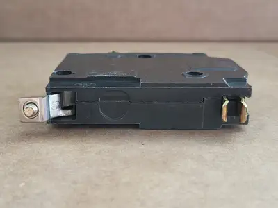 USED SQUARE D QOB150