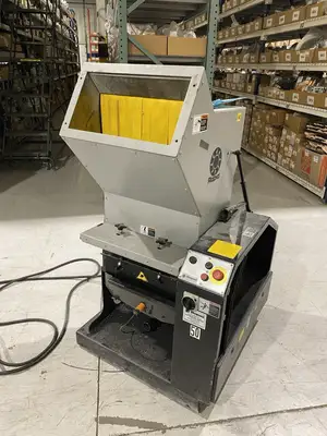 Used RAPID 200 SERIES PLASTIC GRANULATOR 460V 3PH SELLING AS IS Granulators Michigan US | Maverick Industrial Sales #1093005