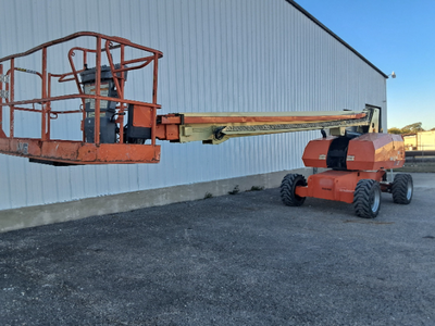 USED 2014 JLG 800S
