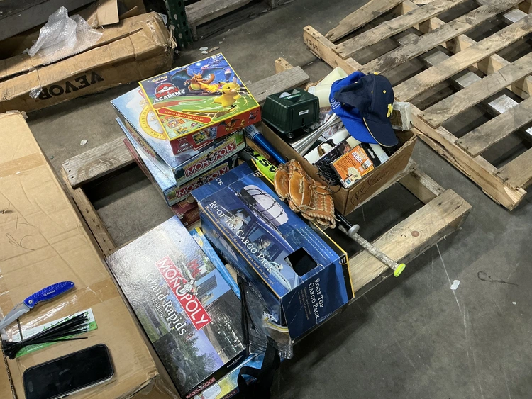 Used _UNKNOWN_ _UNKNOWN_ Bulk Merchandise / Pallets Michigan US | Miedema Asset Management Group #1411086