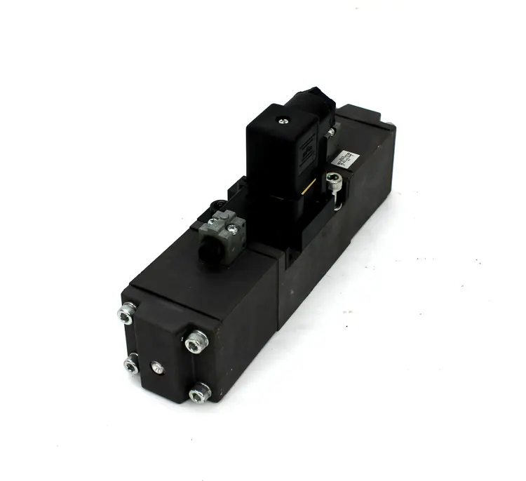 Used CKD PNEUMATIC SOLENOID VALVE Solenoid Valves | Industrial Parts R Us Inc. #360983